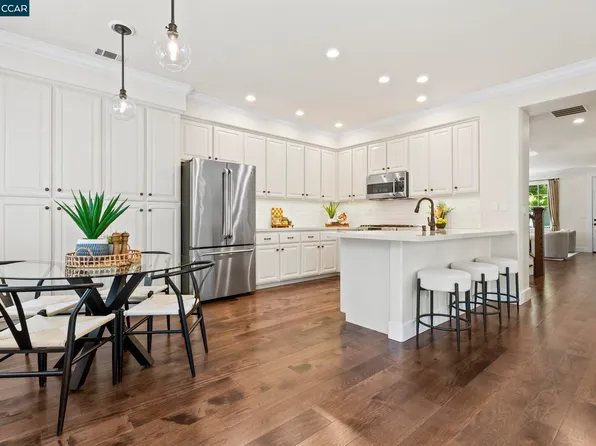 218 Abigail Cir, Danville, CA 94506