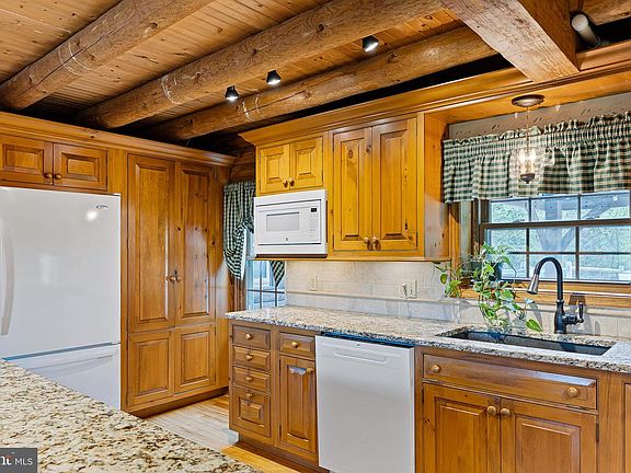 5th image of 47 Pennbrook Dr