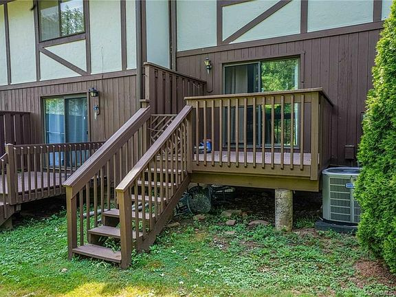 4th image of 108 Cedar Hollow Dr #108