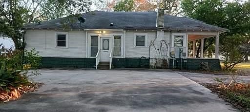 3rd image of 1902 N Houston Ave #32
