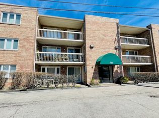 730 Sheridan Rd APT 2C, Highwood, IL 60040