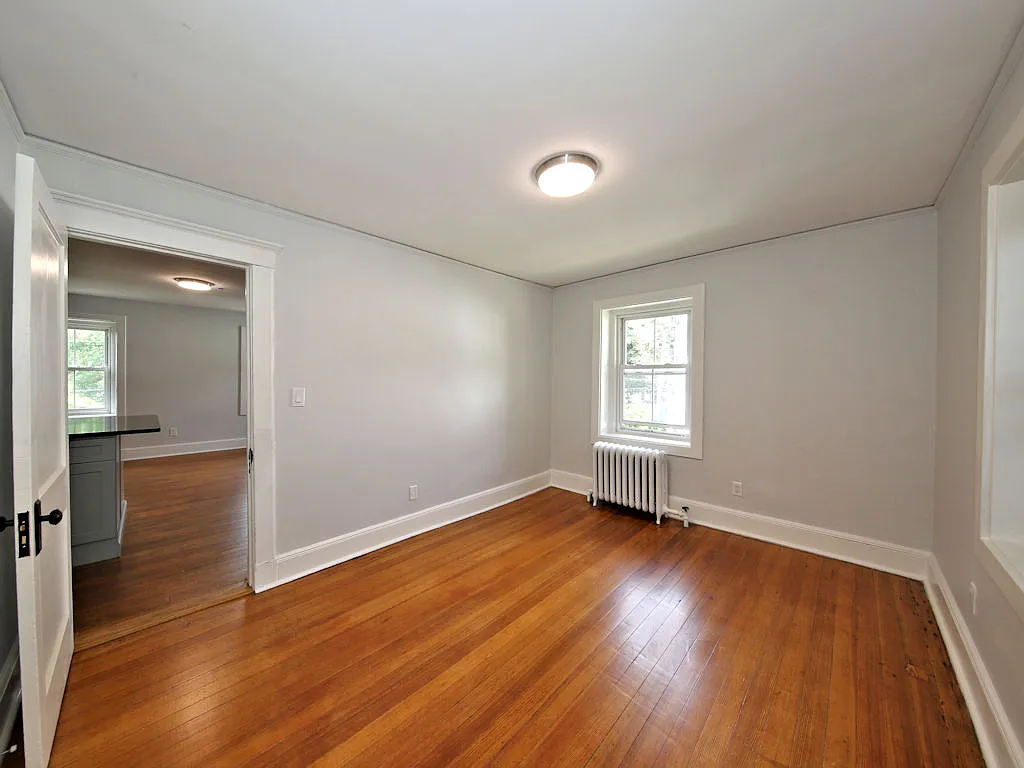 Apartment for Rent — Photo 2