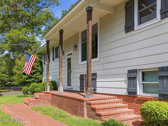 4th image of 3404 Patterson Dr