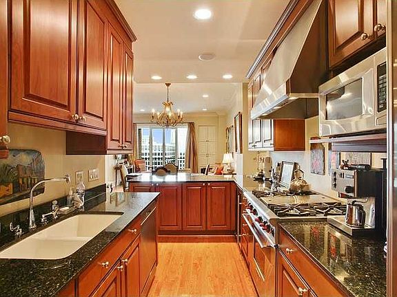 5th image of 625 Saint Charles Ave APT 11C