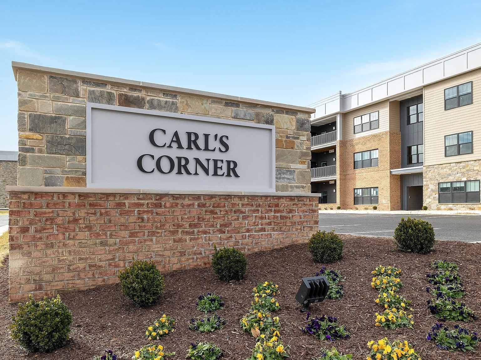 CARLS CORNER RESIDENTIAL — Photo 2