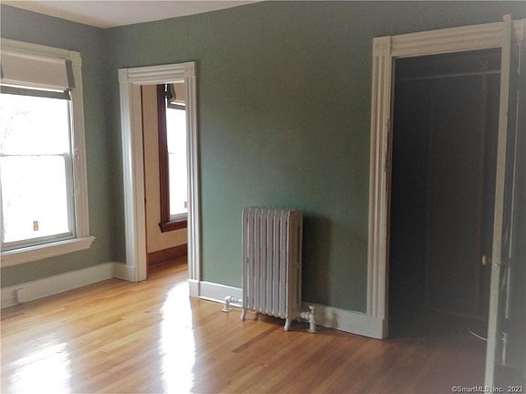 5th image of 40 Sea St Unit B