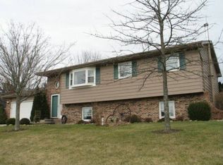433 Northfield Ln, Valparaiso, IN 46383