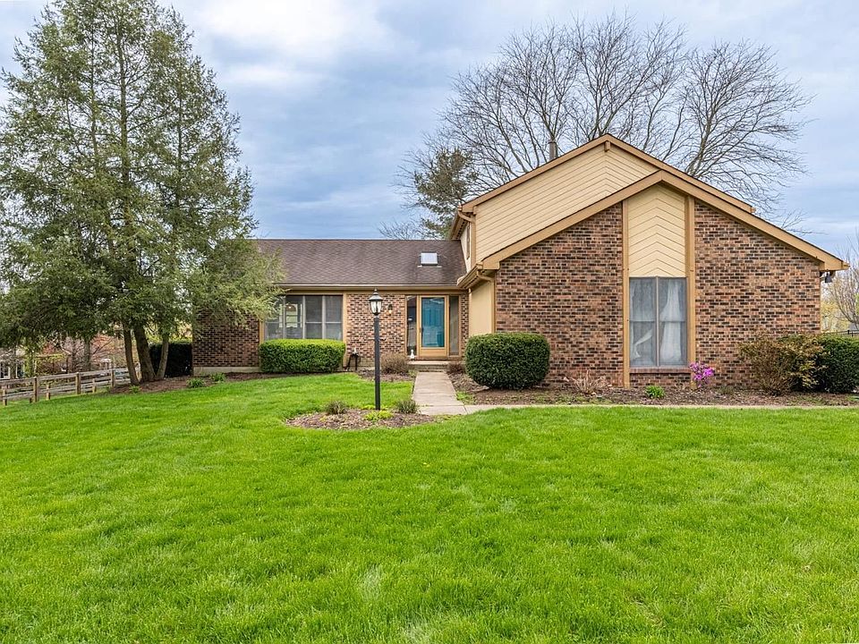 1st image of 7483 Woodcroft Dr