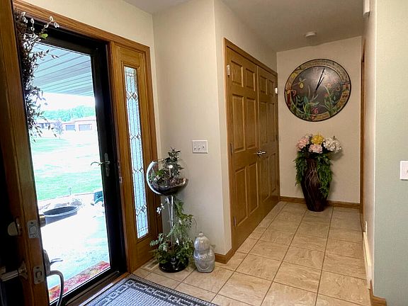 4th image of 2051 Heatherlynn Dr E #1