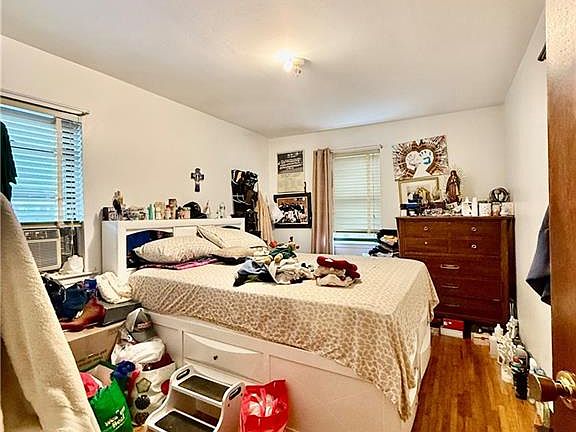 4th image of 2928 86th St