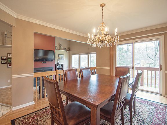 3rd image of 37 Woodland Dr