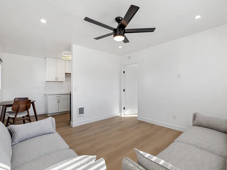 1217 Vega St — Photo 7