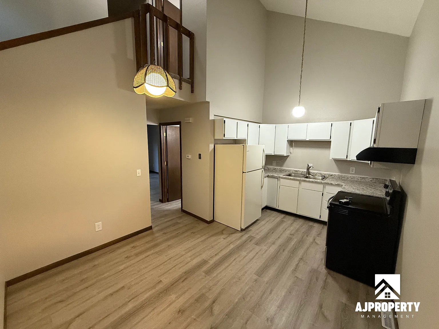 2 bed, 1.5 bath, 1300 sqft, $1,200 — Photo 3