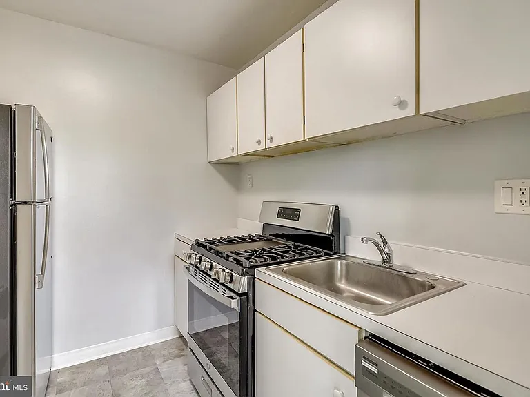 4201 Cathedral Ave NW #1218E — Photo 10