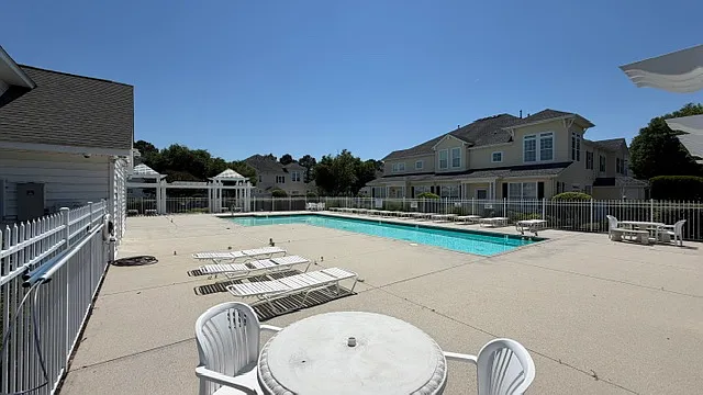 1028 Grace Hill Dr — Photo 44