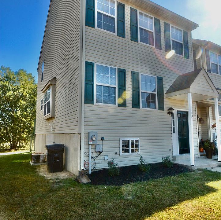 1st image of 33 Franklin Dr