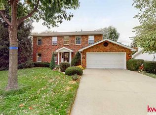 3401 Fox Hollow Cir, Lincoln, NE 68506