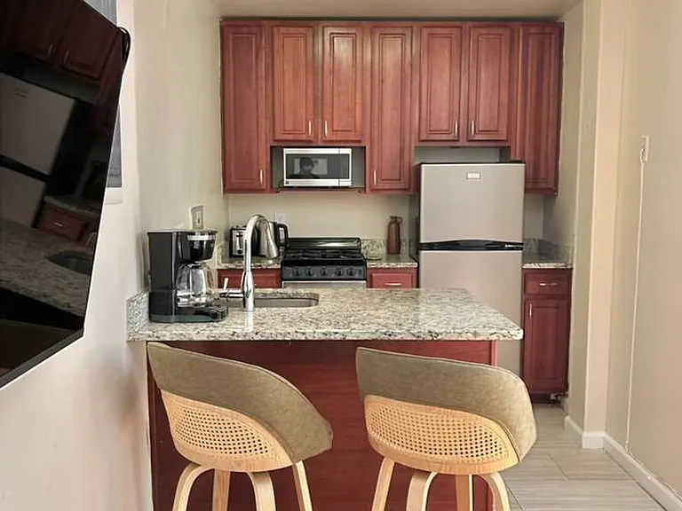 Park East Apartments — Photo 47