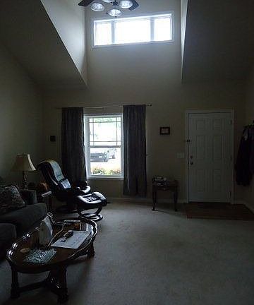 5th image of 31 Mackay Ln
