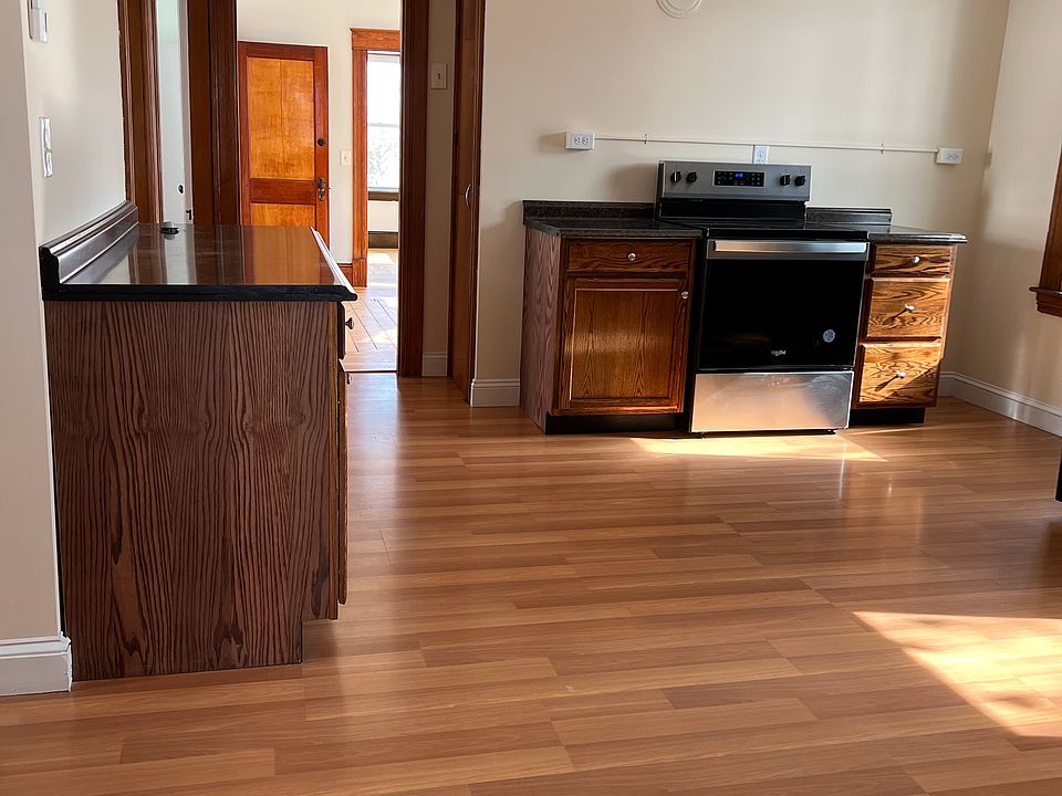 Eat in kitchen