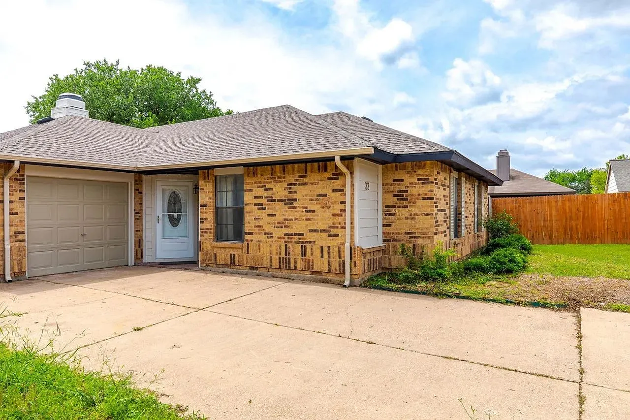 3 bed, 1280 sqft, $1,890 — Photo 1