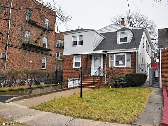 2nd image of 507-509 Roseville Ave Unit 2