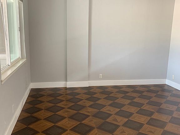 5th image of 333 Dunster Dr