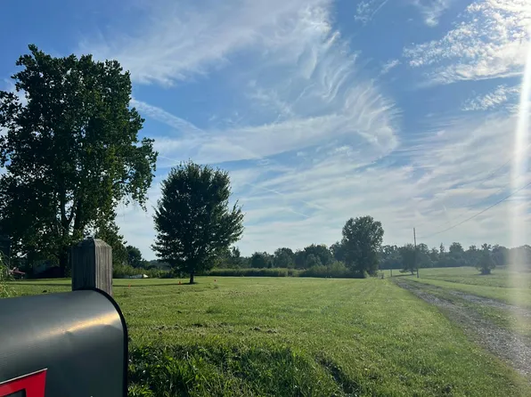 3900 Church Hill Rd, Zanesville, OH 43701