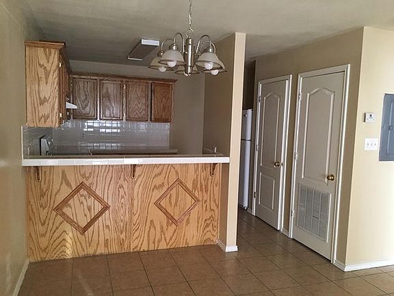 4th image of 1006 Lilia Dr APT 21