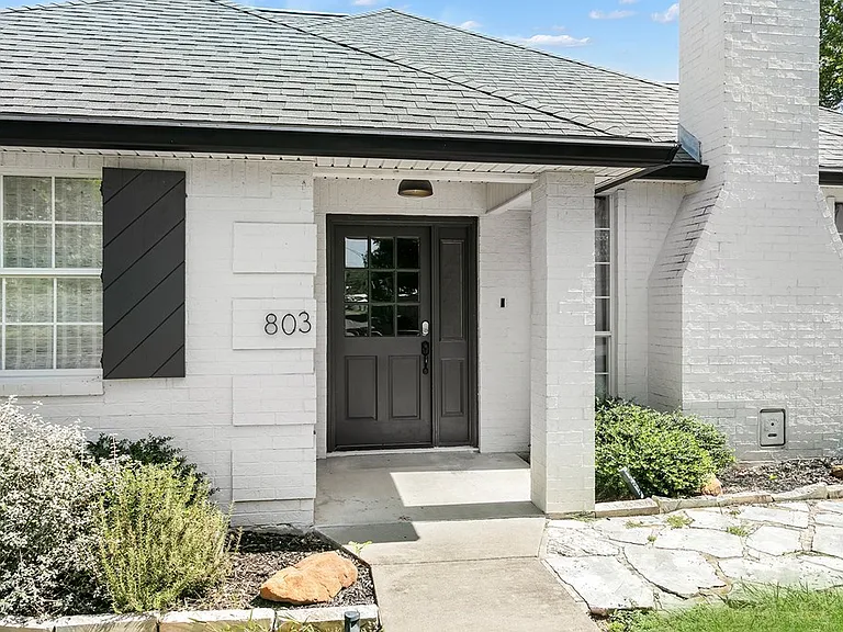 803 N Bowie St — Photo 29