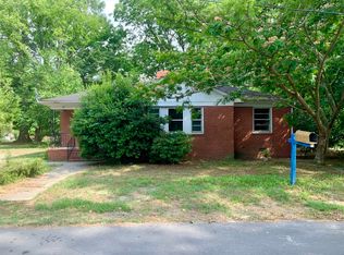307 W Byrd St, Clinton, NC 28328