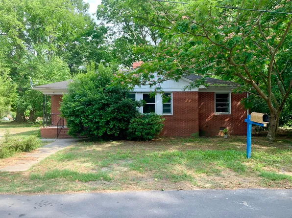 307 W Byrd St, Clinton, NC 28328