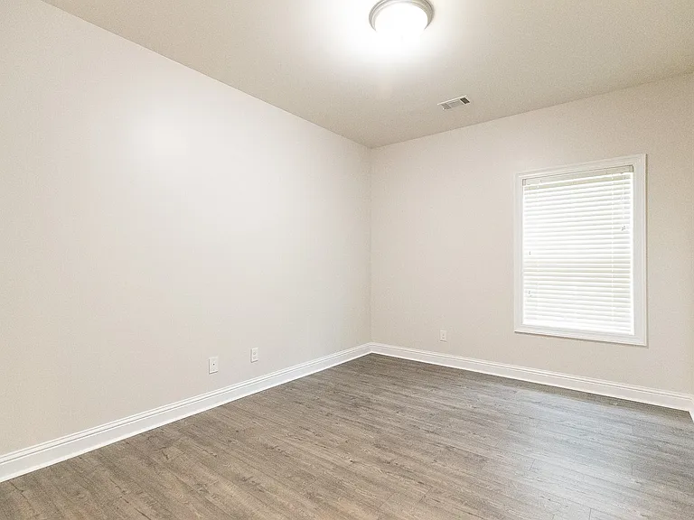 8804 Pemberton Park — Photo 10