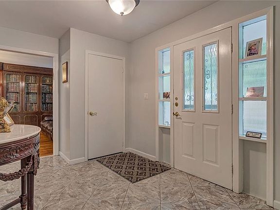 4th image of 34 Irene Dr