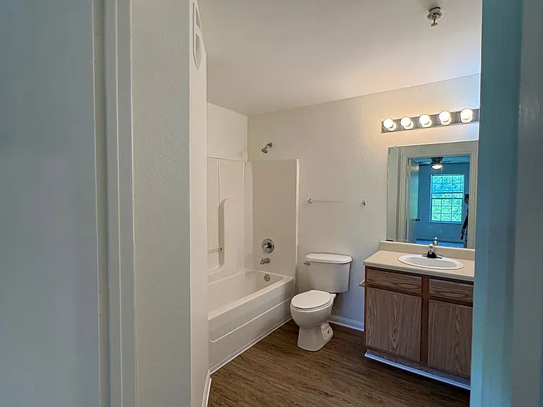 Highlands Apts — Photo 42
