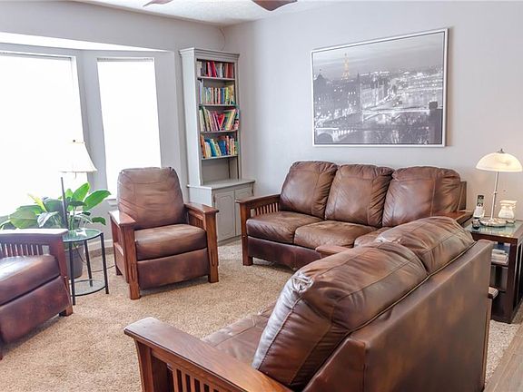 3rd image of 2027 Briarwood St