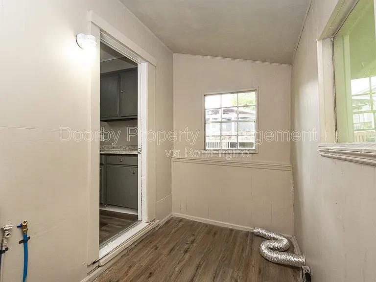 619 Shannon Ave — Photo 14