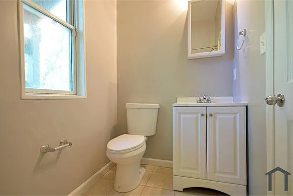 3300 Windsor Ave #1 — Photo 17