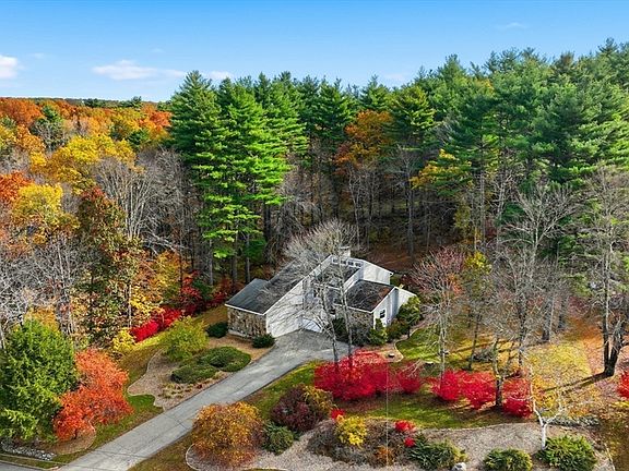 2nd image of 3022 Hillside Dr