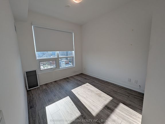 5th image of 108 Peter St #1318