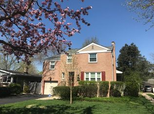 372 Lorraine St, Glen Ellyn, IL 60137