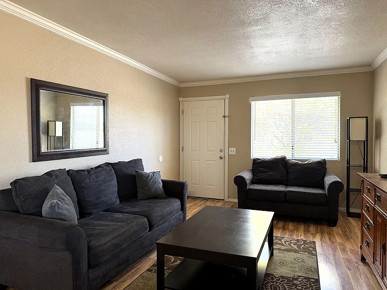 525 E Ridgecrest Blvd — Photo 12