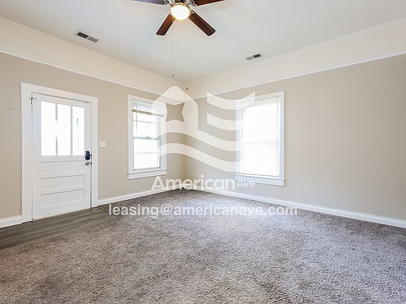 834405_003_living_room_4.jpg