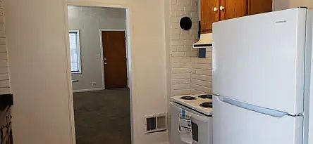 2nd image of 860 Wright Way