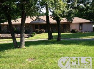 504 Hearthstone Dr, Joplin, MO 64801