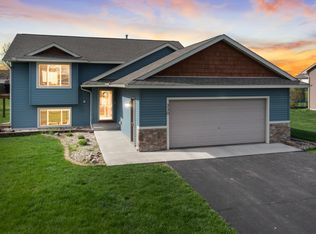 330 Pintail St, Baldwin, WI 54002