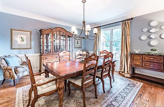 3rd image of 921 Arborfield Dr
