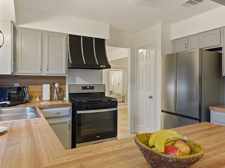 12901 Silver Creek Dr — Photo 24