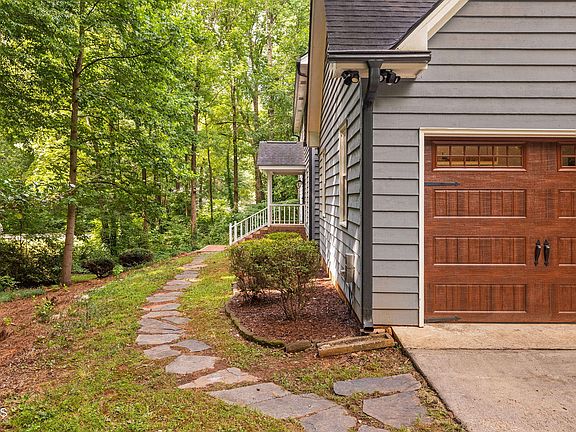 4th image of 101 Springbrook Pl