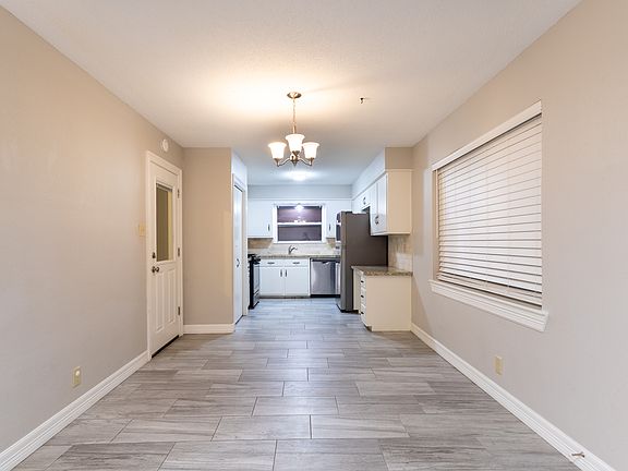 3rd image of 3148 Sandalwood Dr